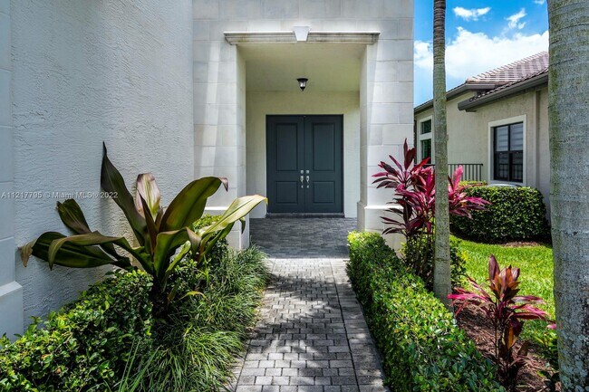 Building Photo - 9541 Eden Roc Ct