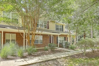 Building Photo - 8074 Shadow Oak Dr