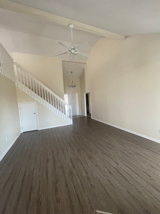 Foto del edificio - 5335 Blossom Ridge