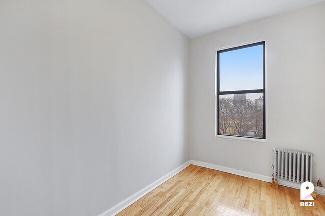 Building Photo - 665 Lenox Ave