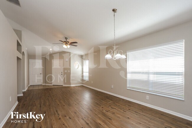 Foto del edificio - 928 Seminole Sky Dr