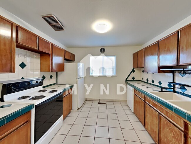 Building Photo - 1401 Doric Dr