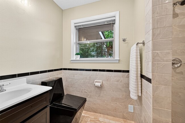 Building Photo - 4628 Roseneath Dr