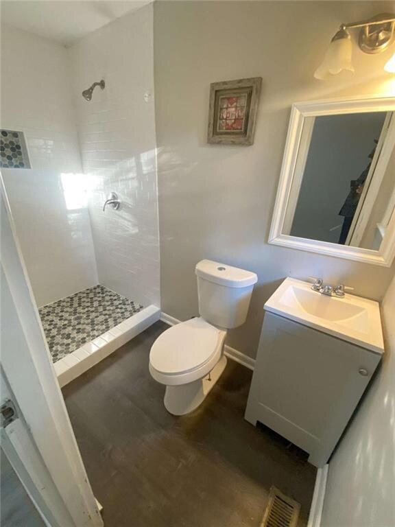 Foto del edificio - Room in House on Danforth Rd SW