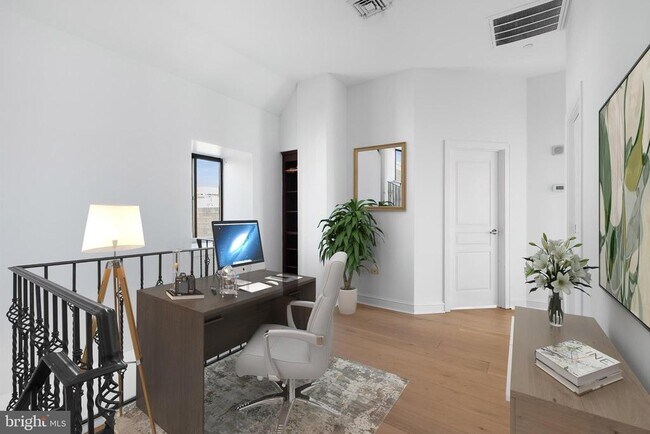 Building Photo - 222 W Rittenhouse Square