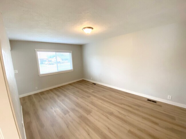 Foto del edificio - 1134 W 300 N St