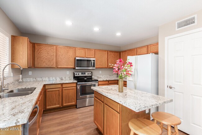 Building Photo - 16258 N 160th Ave