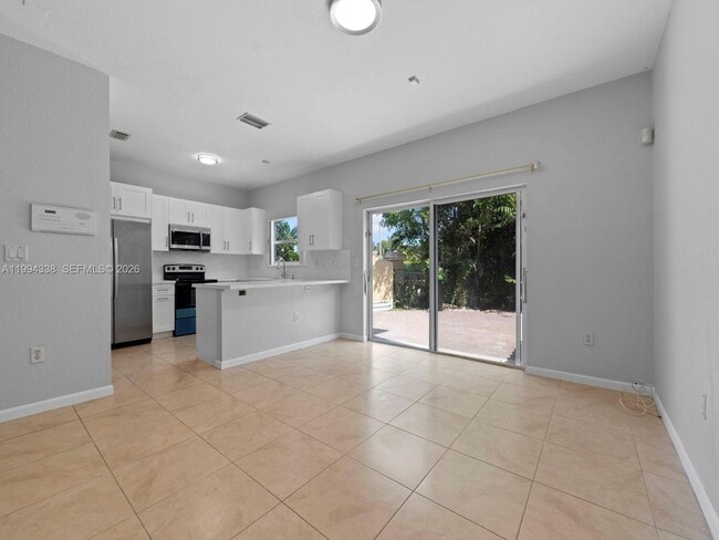 Building Photo - 5001 SW 140th Terrace