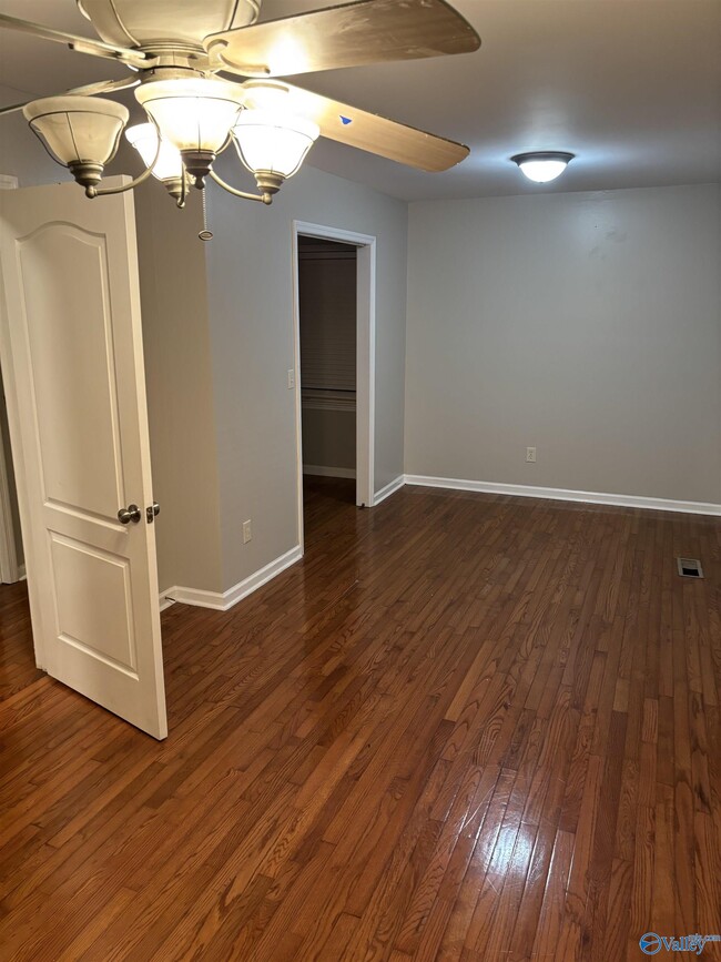 Foto del edificio - 3102 Adonna Dr NW