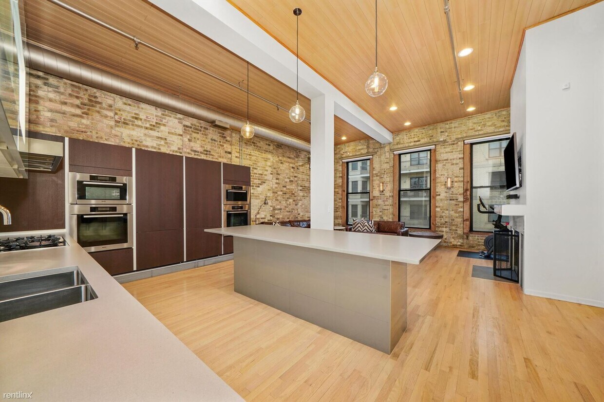 Primary Photo - 2 br, 2 bath Condo - 525 North Halsted Str...