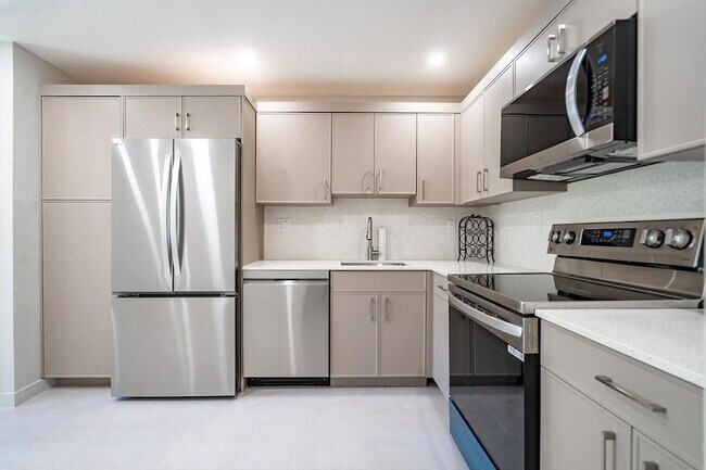Building Photo - 3175 NE 48th Ct