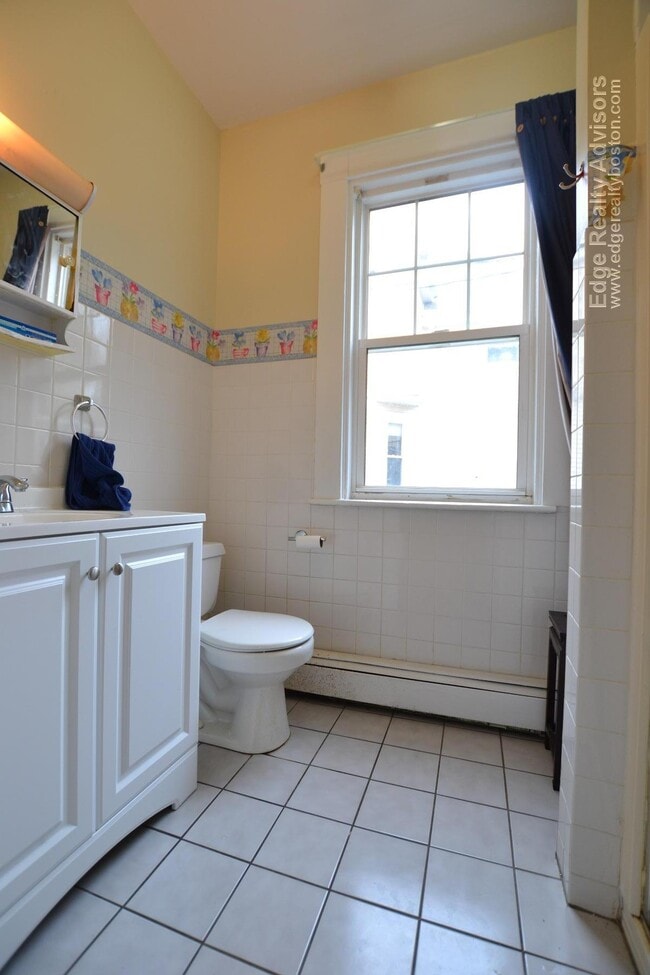 Building Photo - 25 Bennett St