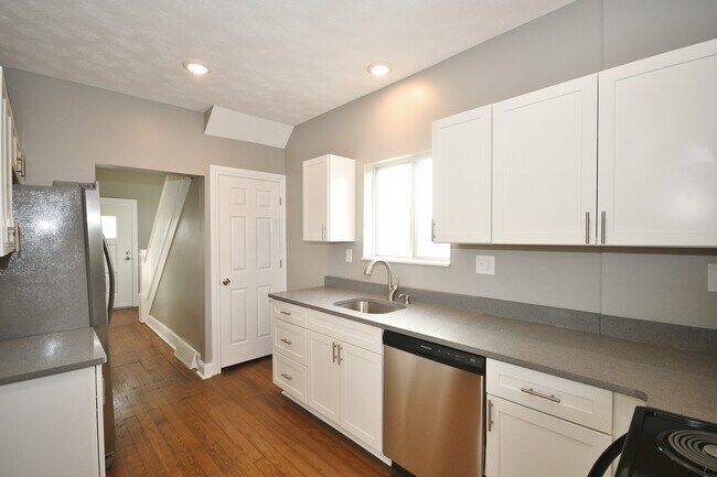 Building Photo - 425 Highfield Ave