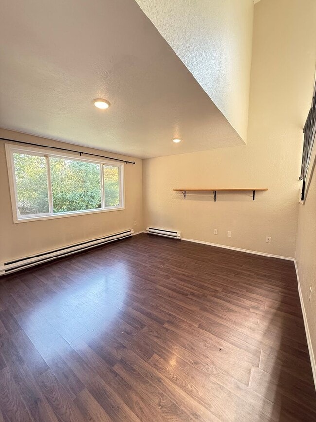 Building Photo - 8721 Shadow Wood Dr