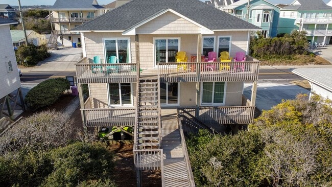 Building Photo - Oceanfront- Pet Friendly- Fully Furnished-...
