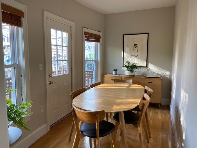 extra bonus space/room for your choice - 39 Pearson Ave