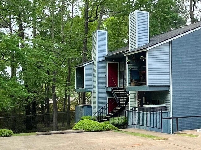 Foto del edificio - 407 Hickory Dr