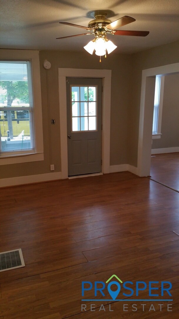 Foto del edificio - 5 Bedroom House with a Nice Big Yard - Ava...