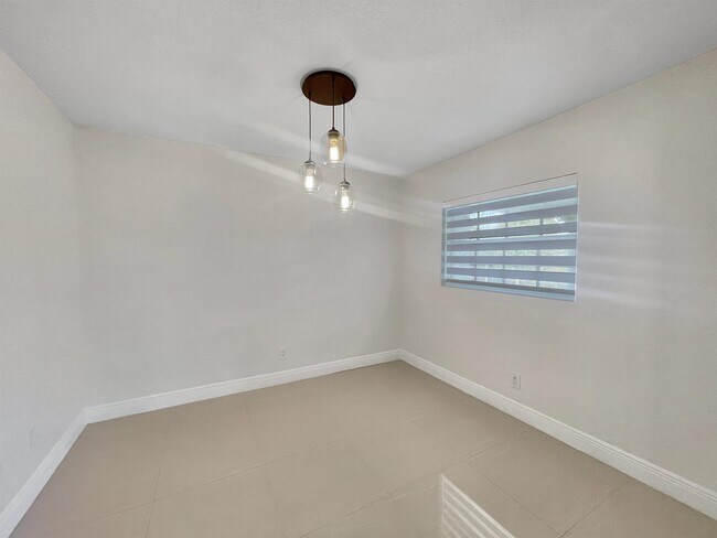 Foto del edificio - 17621 NW 47th Ct