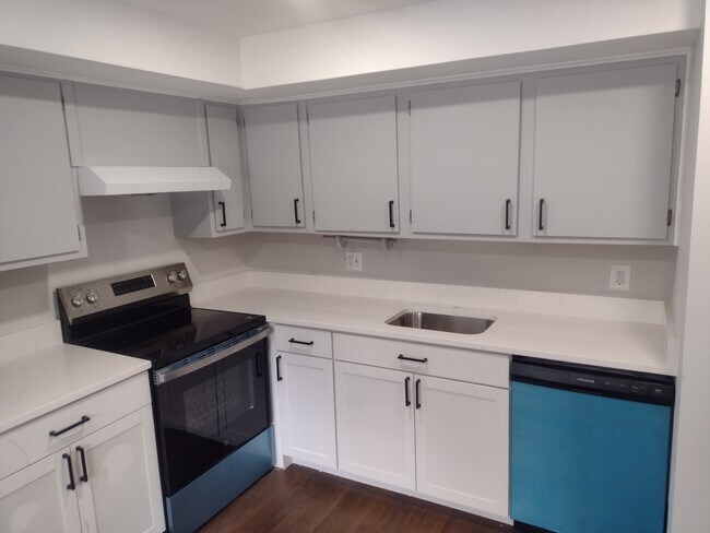 Building Photo - 10 Pickersgill Sq