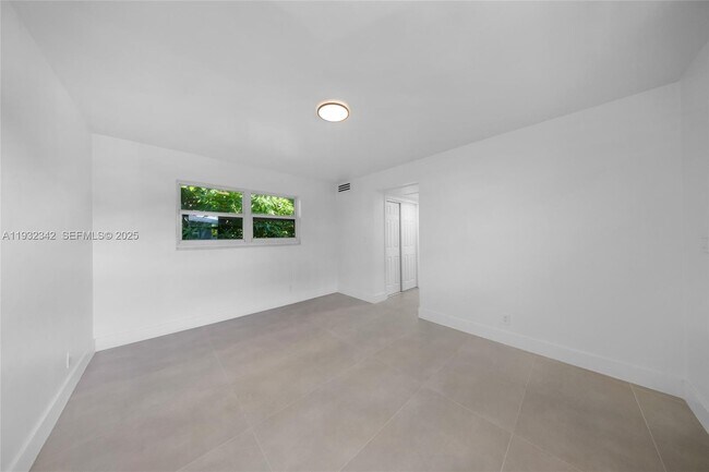 Foto del edificio - 5195 NE 18th Ave