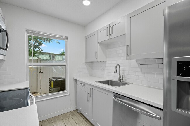 Building Photo - 1799 N Highland Ave