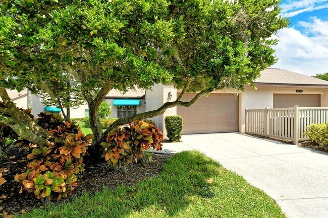 Foto del edificio - 6041 Clubside Dr