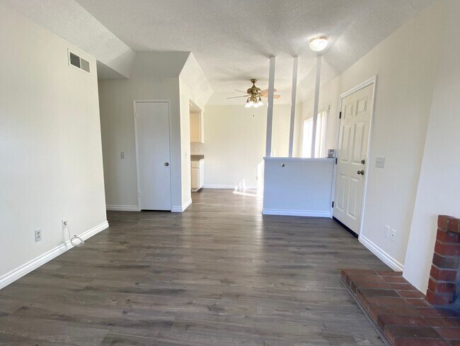 Foto del edificio - Charming single-level 3b/2b townhouse in the heart of Thousand Oaks!