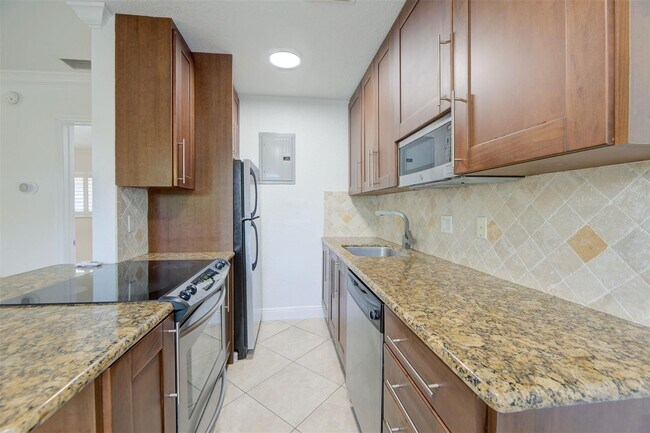 Foto del edificio - 1311 NE 18th St