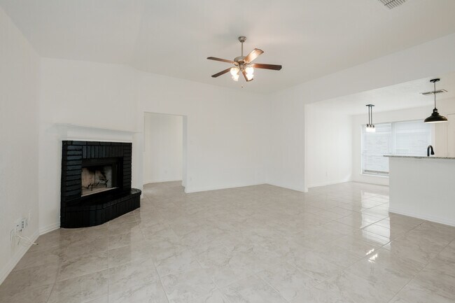 Foto del edificio - 6530 Candleview Ct
