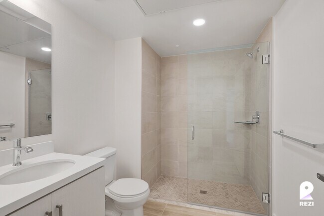 Foto del edificio - 1363 Colton St