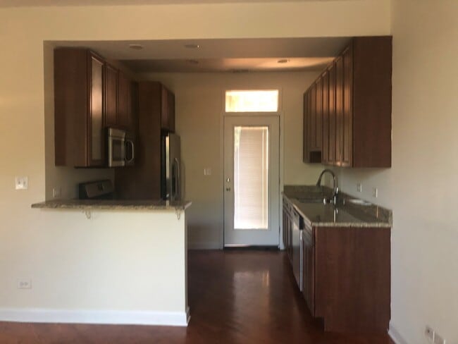 Building Photo - 1533 W Hollywood Ave