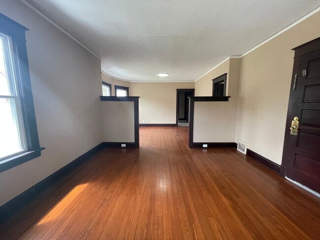 Foto del edificio - 710 N Poplar St
