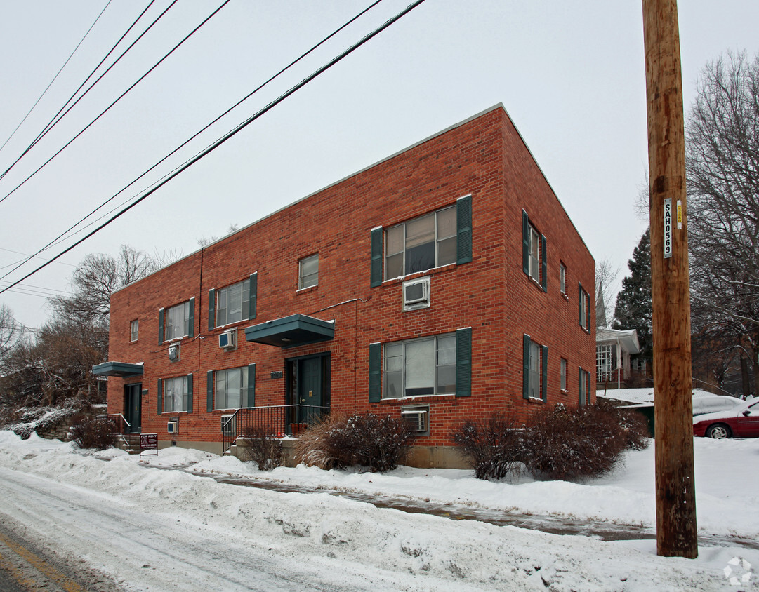 Building Photo - 1500-1502 W 47th St