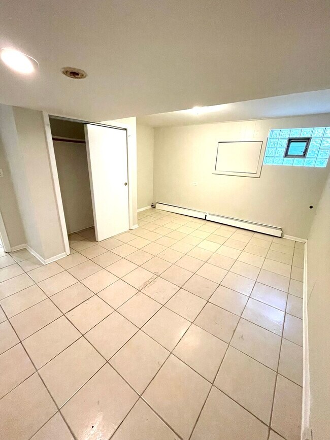 Foto del edificio - 6147 N Meade Ave