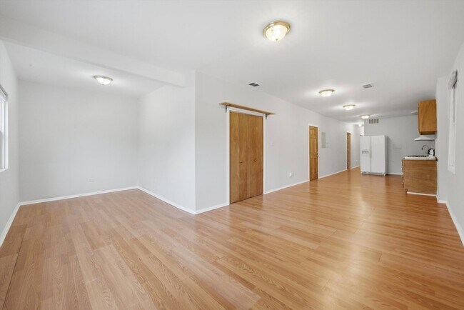 Foto del edificio - 4541 N Western Ave
