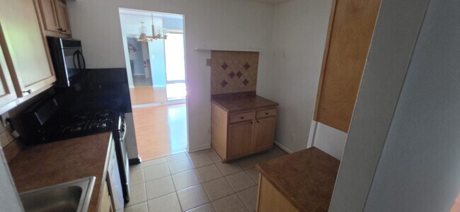 Foto del edificio - 222 Echelon Rd