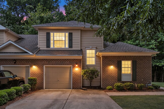 Building Photo - 5905 Echingham Dr
