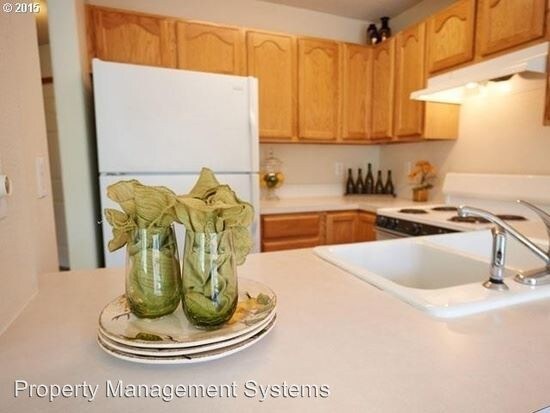 Building Photo - 2520 E 2nd St