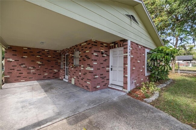 Building Photo - 1809 E Knollwood St