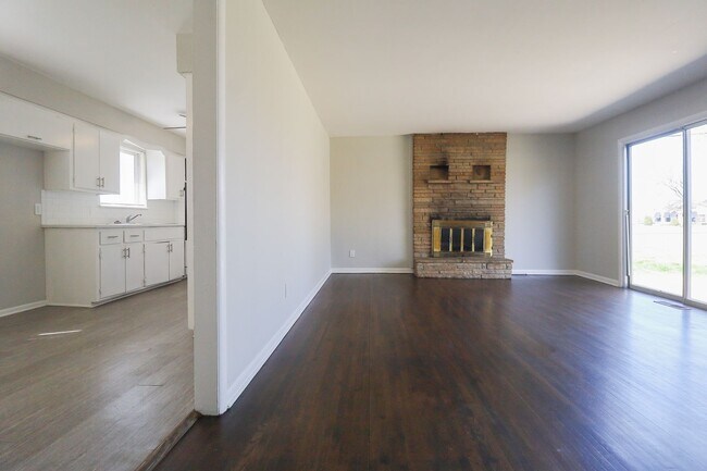 Foto del edificio - New Summer Low Price! Charming 3-Bedroom H...