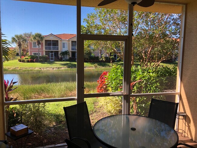 Vista oeste de Lenai - 20241 Estero Gardens Cir