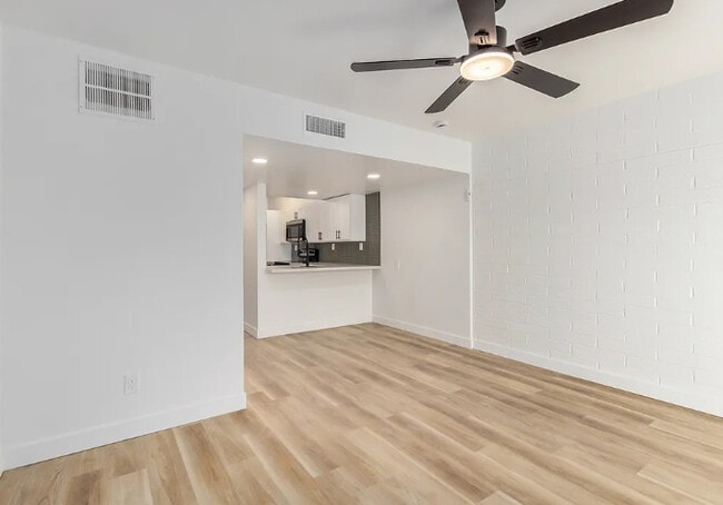 Building Photo - Bella Villas Apartments