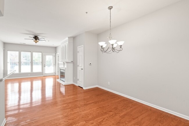 Foto del edificio - Prime Ballantyne Living: 2-Bedroom, 2-Bath Condo