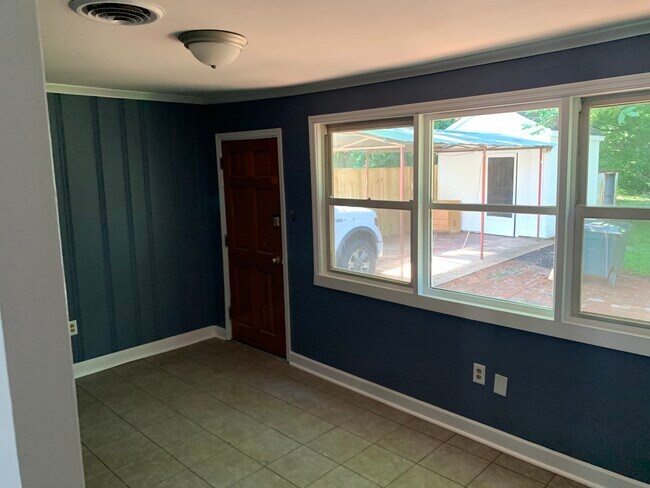 Foto del edificio - 3523 Bowen Ave