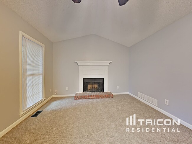 Building Photo - 250 Wendy Way Douglasville GA