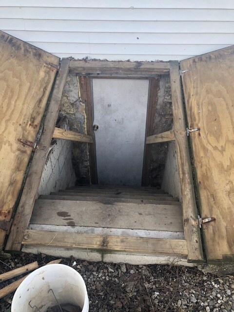 Building Photo - 1223 6th St