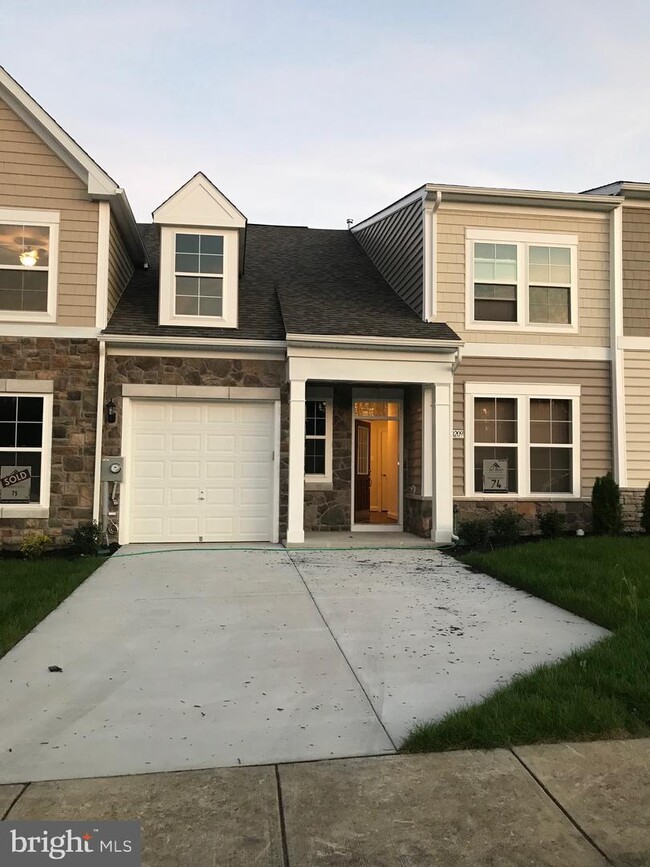 Building Photo - 20209 Huntington Ct