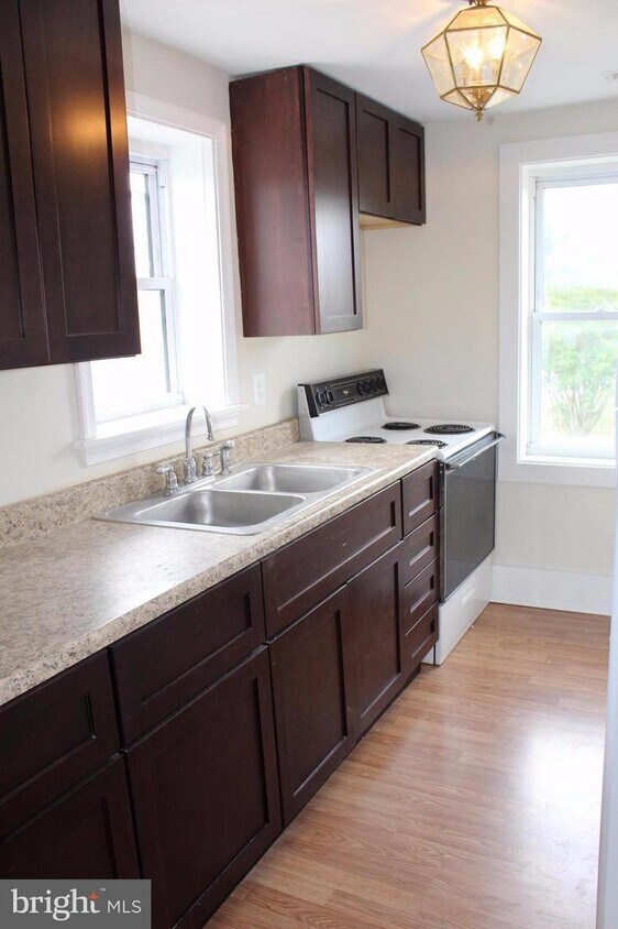 Foto principal - 2120-200 LAFAYETTE Blvd