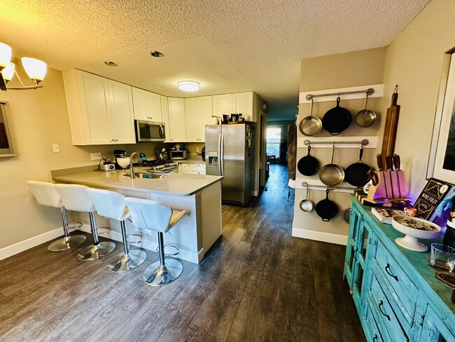 Foto del edificio - Fully Updated, Pet-Friendly Downtown Parke...